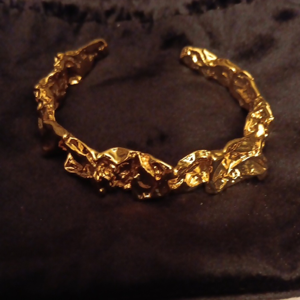 Amber Sceats Gold Textured Leaf Bracelet NEW